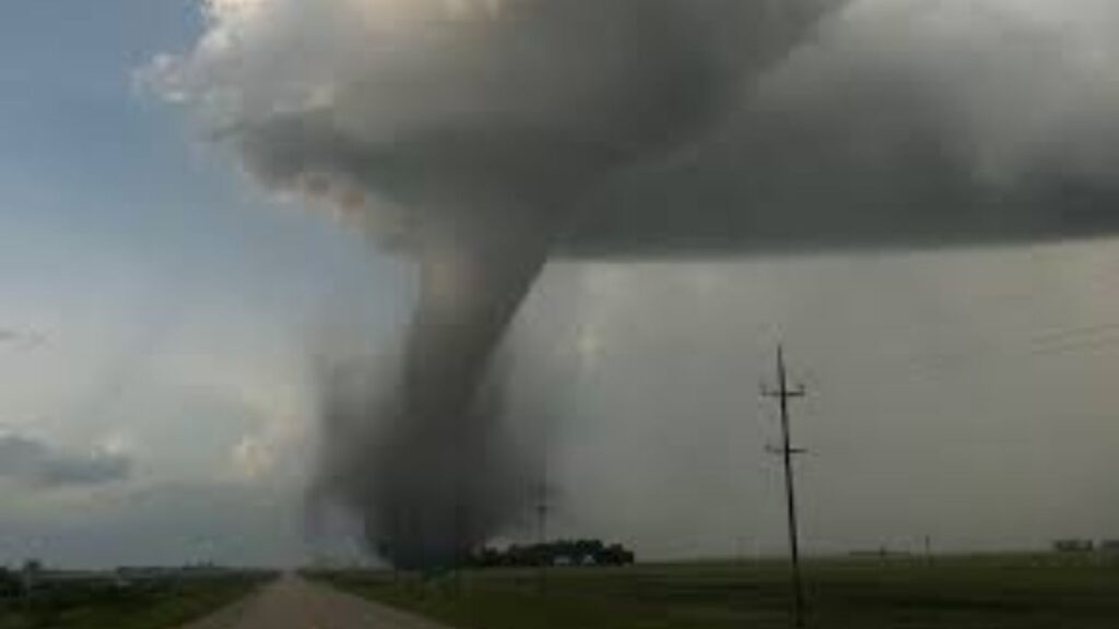 Tornado Warning Issued for Several Communities in Southwestern Manitoba